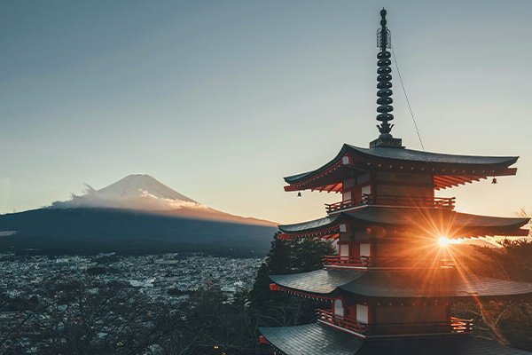 Huge 7.7 Magnitude Earthquake Strikes Japan Coast