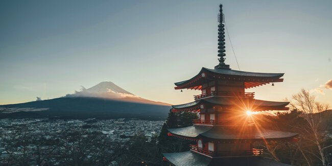 Huge 7.7 Magnitude Earthquake Strikes Japan Coast